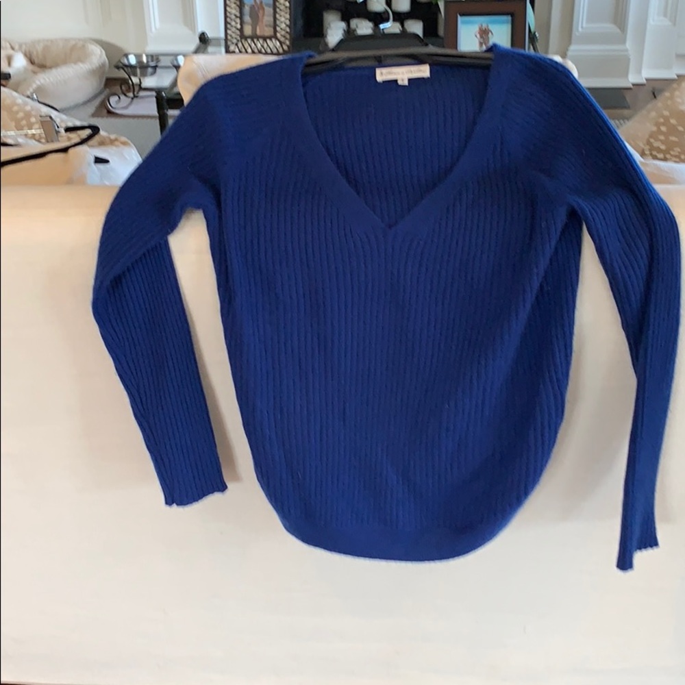 V neck sweater